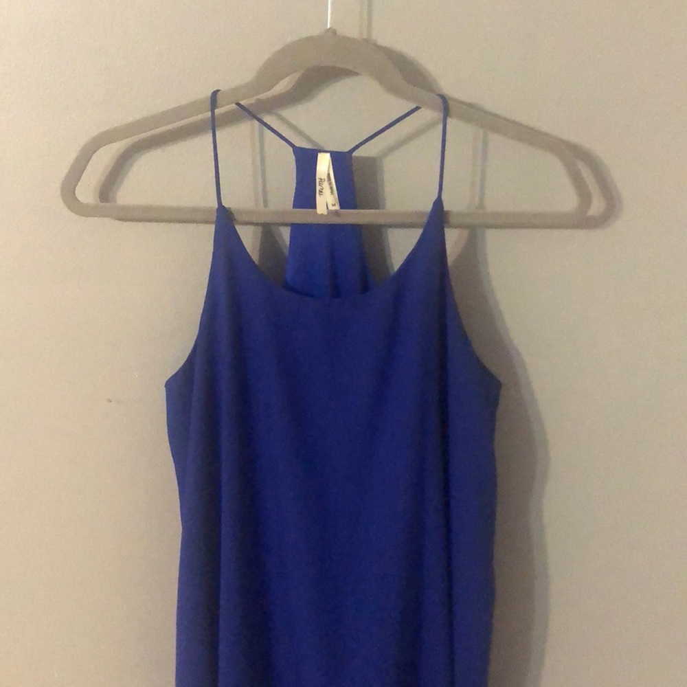 Blue flowy dreas